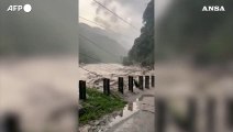 India, inondazioni nel Sikkim: dispersi almeno 23 militari