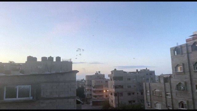 Decenas de cohetes lanzados desde la Franja de Gaza a Israel