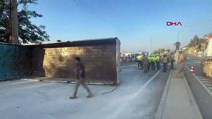 Kamyon 3 aracı ezdi: 6 ölü, 16 yaralı