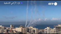 آلاف الصواريخ تطلق من قطاع غزة وقتيل على الأقل في إسرائيل