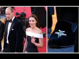 Le pantofole di velluto "spigolose" del principe William alla premiere di Top Gun sono costate ben