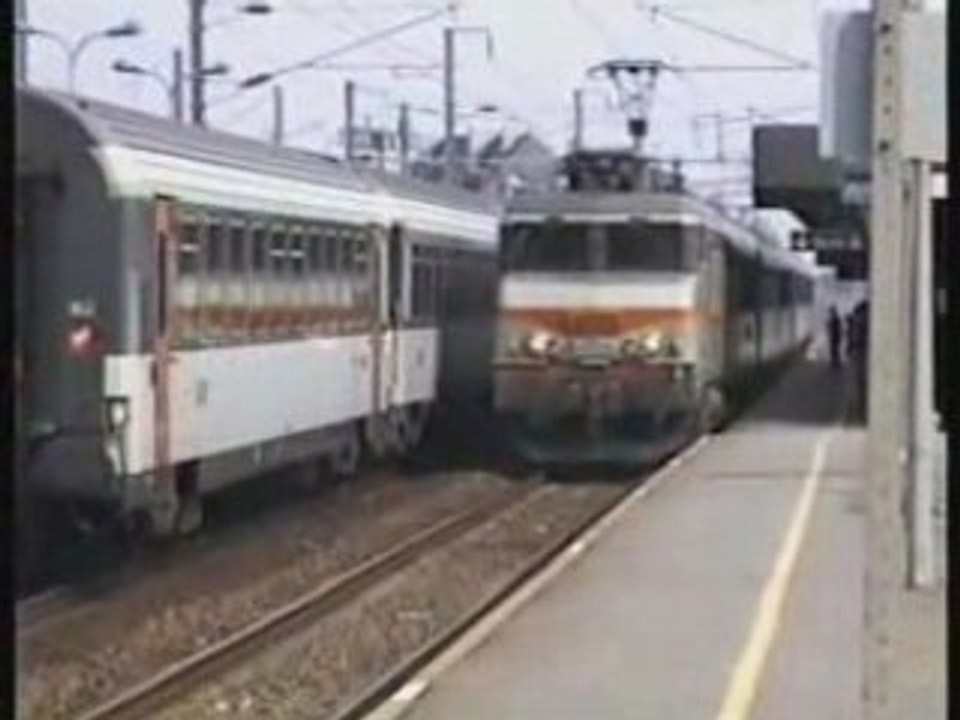 BB 22200 à  AURAY
