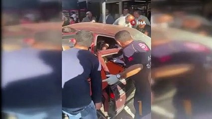 Diyarbakır’da park halindeki otomobile otobüs çarptı