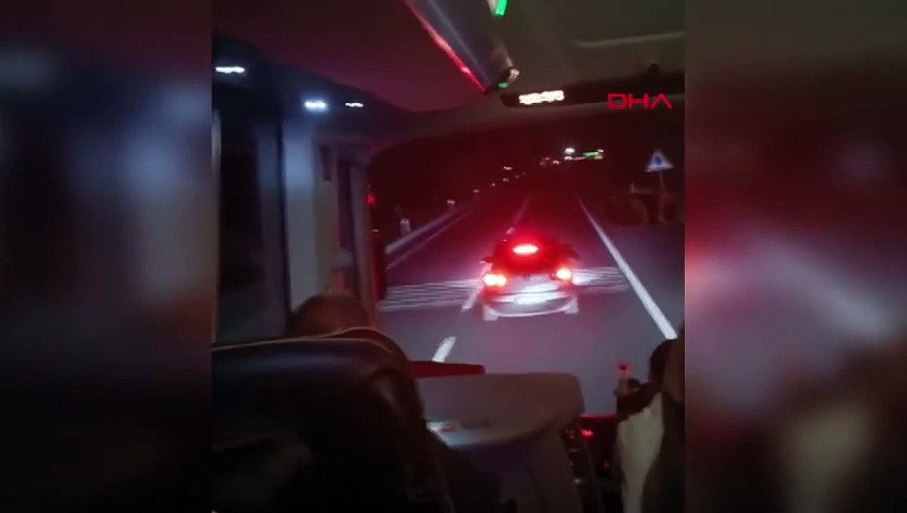 Un bus de passagers a été bloqué et sa vitre a été brisée à Aksaray