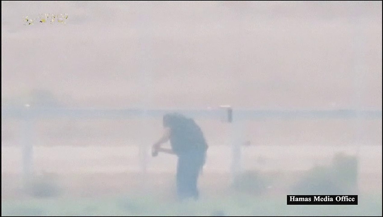 إحتراق دبابة إسرائيلية وفق لقطات مصورة نشرتها حركة حماس