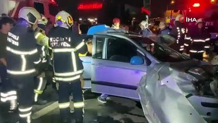 Tırın çarptığı otomobil kağıt gibi ezildi: 1'i çocuk 5 yaralı