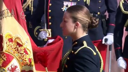 Leonor inicia un mes clave para su futuro como heredera con la jura de bandera