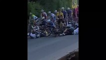 Tour de Lombardie 2023 - Remco Evenepoel à terre ! Sa lourde chute filmée par un spectateur