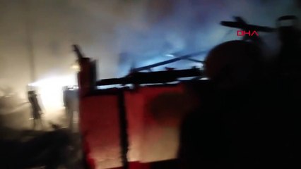 Maisons détruites par un incendie à Amasya