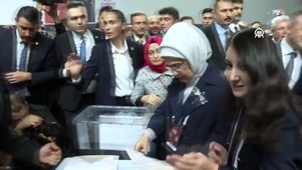 Son Dakika: Tek bir fire dahi yok! Cumhurbaşkanı Erdoğan yeniden AK Parti Genel Başkanı seçildi