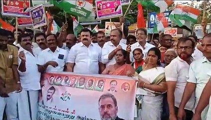 पोस्टर में राहुल को बताया नए जमाने का रावण, कांग्रेस ने किया विरोध