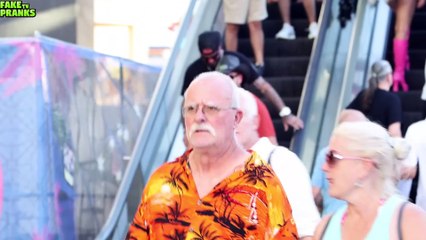 TOUCHING HANDS ON THE ESCALATOR 18!!