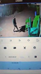 Un sujeto amenazó a la propietaria y a los clientes de un restaurante con un cuchillo para intentar roba