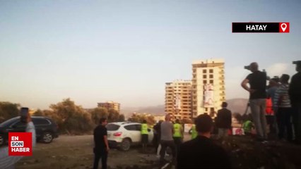 Hatay'da dinamitle aynı anda patlatılan 10 bina yerle bir oldu