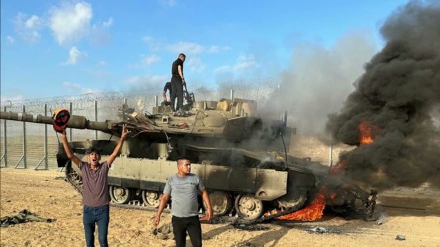 H@m@s militants destroyed an Israeli Merkava tank using the Kornet ATGM.
