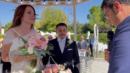 Lei diventa un uomo, lui una donna: si sposano a Recanati