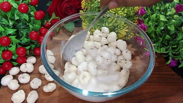 पूरे YouTube पर पहली बार बनाये सीधे मखाने से 100% पनीर और पनीर की सब्जी , Dairy free Paneer recipe