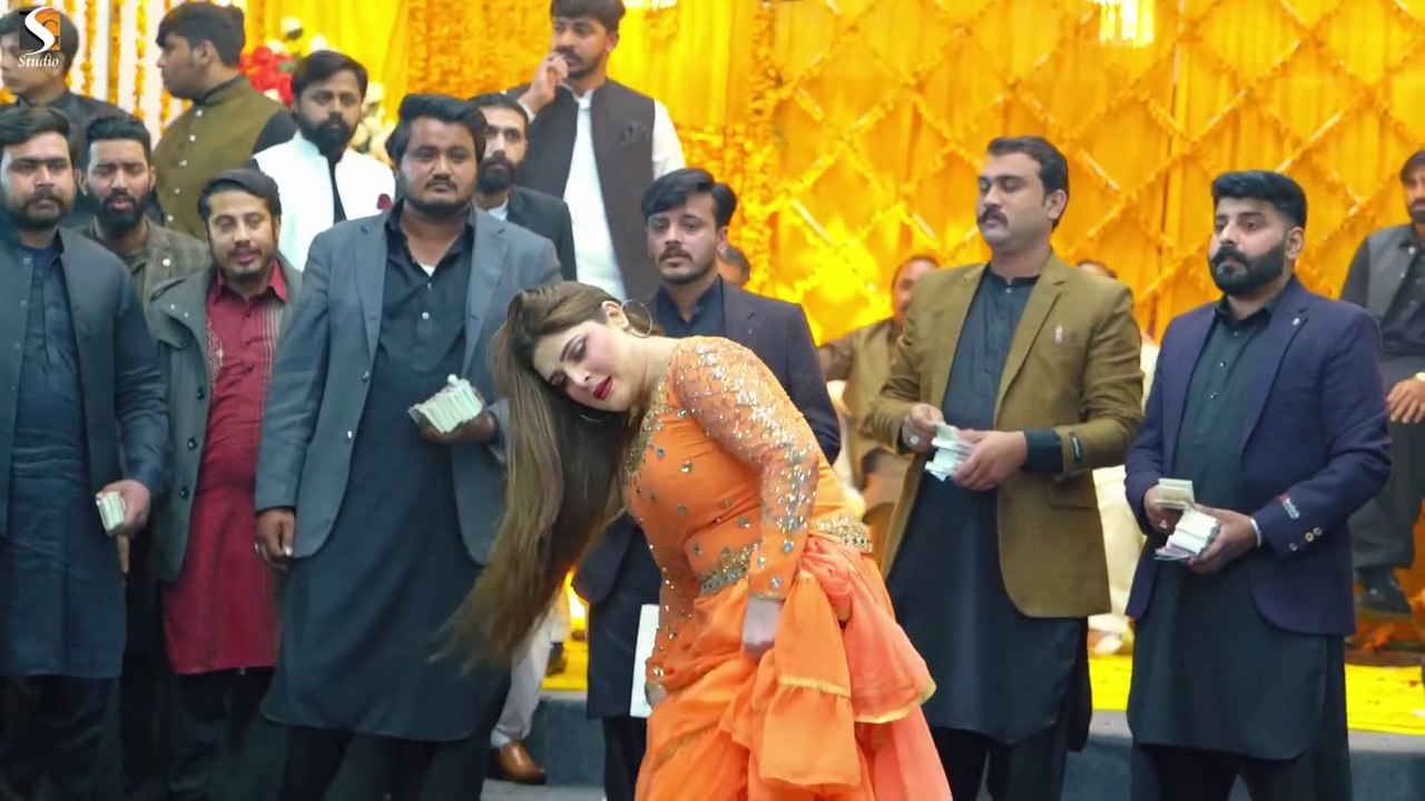 Meri Lagdi Kisse Na Vekhi , Chahat Baloch Mujra Dance Performance 2023