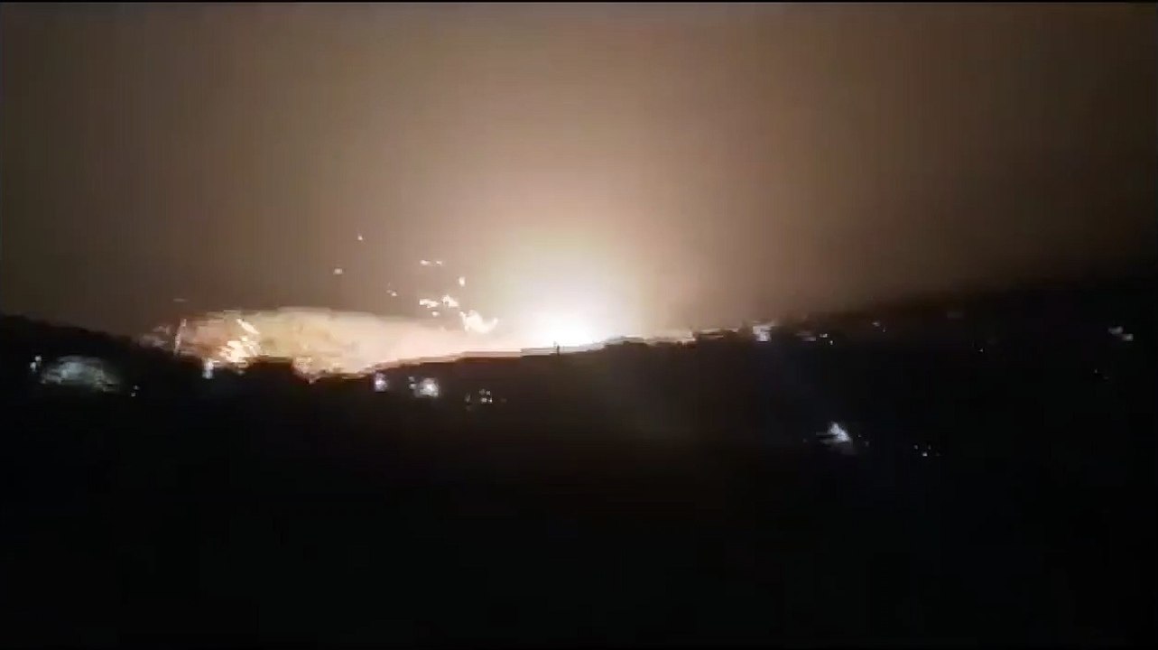 İsrail savaş uçakları, abluka altındaki Gazze'de bir camiyi bombaladı