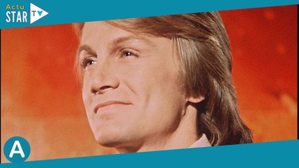 "Il les traitait de tarés" : Claude François "odieux" ? Une célèbre chanteuse, mineure à l'époque, s