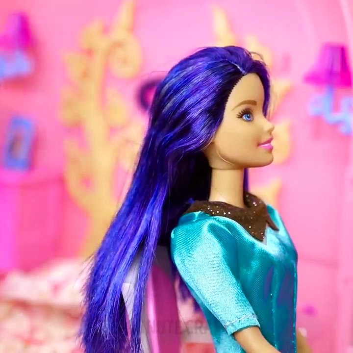 18 BARBIE DOLL HACKS