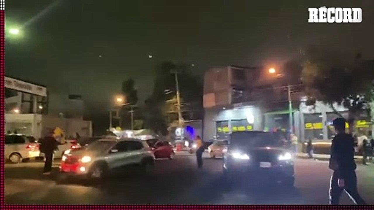 "Primero báñense, porros", así recibieron a Pumas