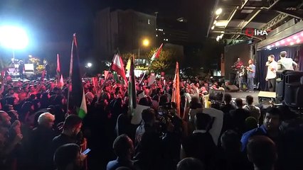 Tahran'da Hamas'ın "Aksa Tufanı Operasyonu" coşkuyla kutlandı