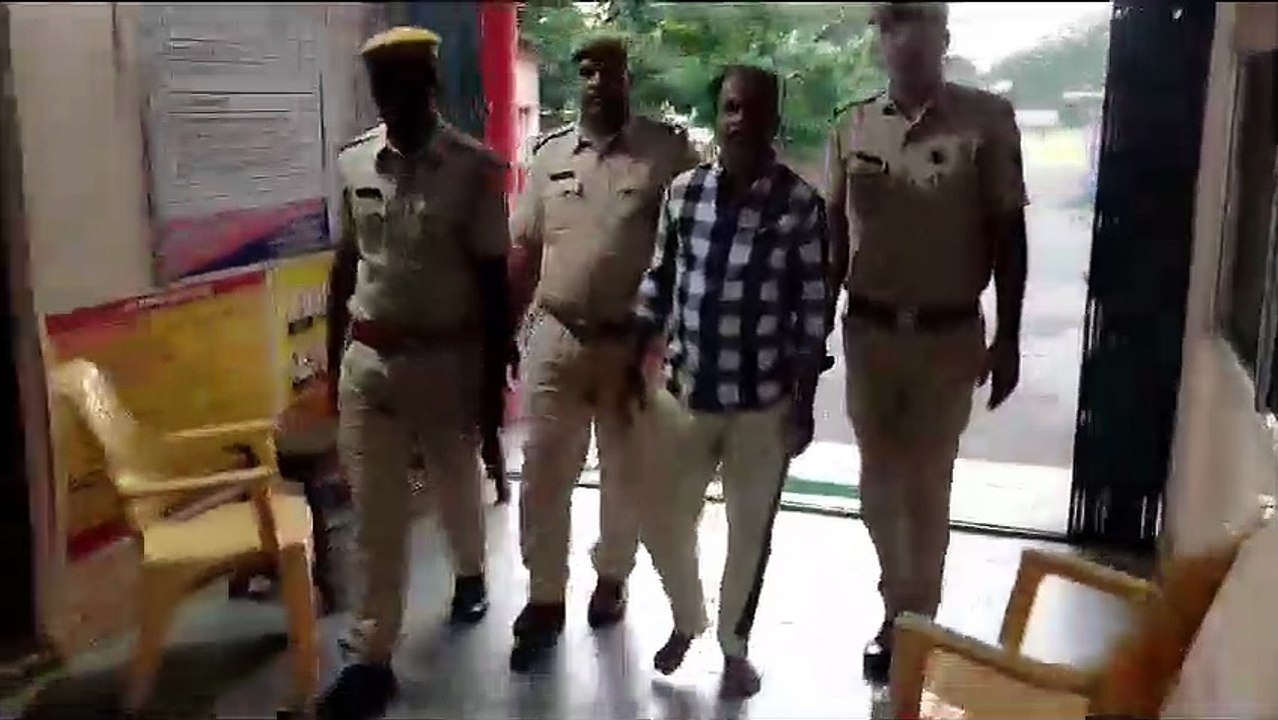 14 लाख रुपए व अवैध अफीम बरामद, एक गिरफ्तार