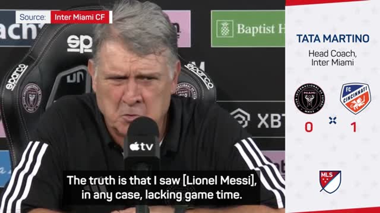 Martino laughs off rumours of Messi returning to Barcelona