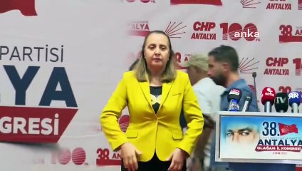 CHP Antalya İl Kongresi'nde Semra Dinçer divan başkanlığına seçildi