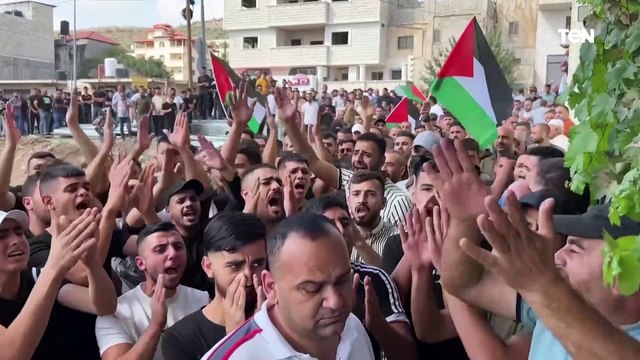 الله أكبر هتافات من الأراضي الفلسطينية ضد قوات الاحتلال