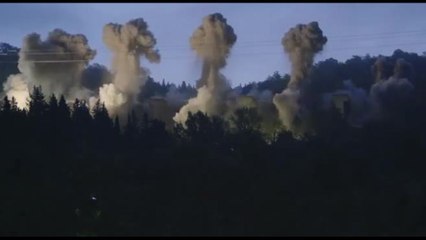 La spettacolare esplosione controllata sul viadotto Torraccia su A1