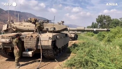 Le forze israeliane si schierano al confine con il Libano