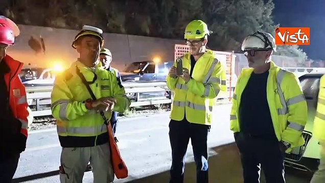 Autostrade, la spettacolare operazione di brillamento del viadotto Torraccia sulla A1