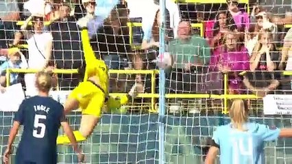 Chelsea earn last-gasp draw against nine-player Man City