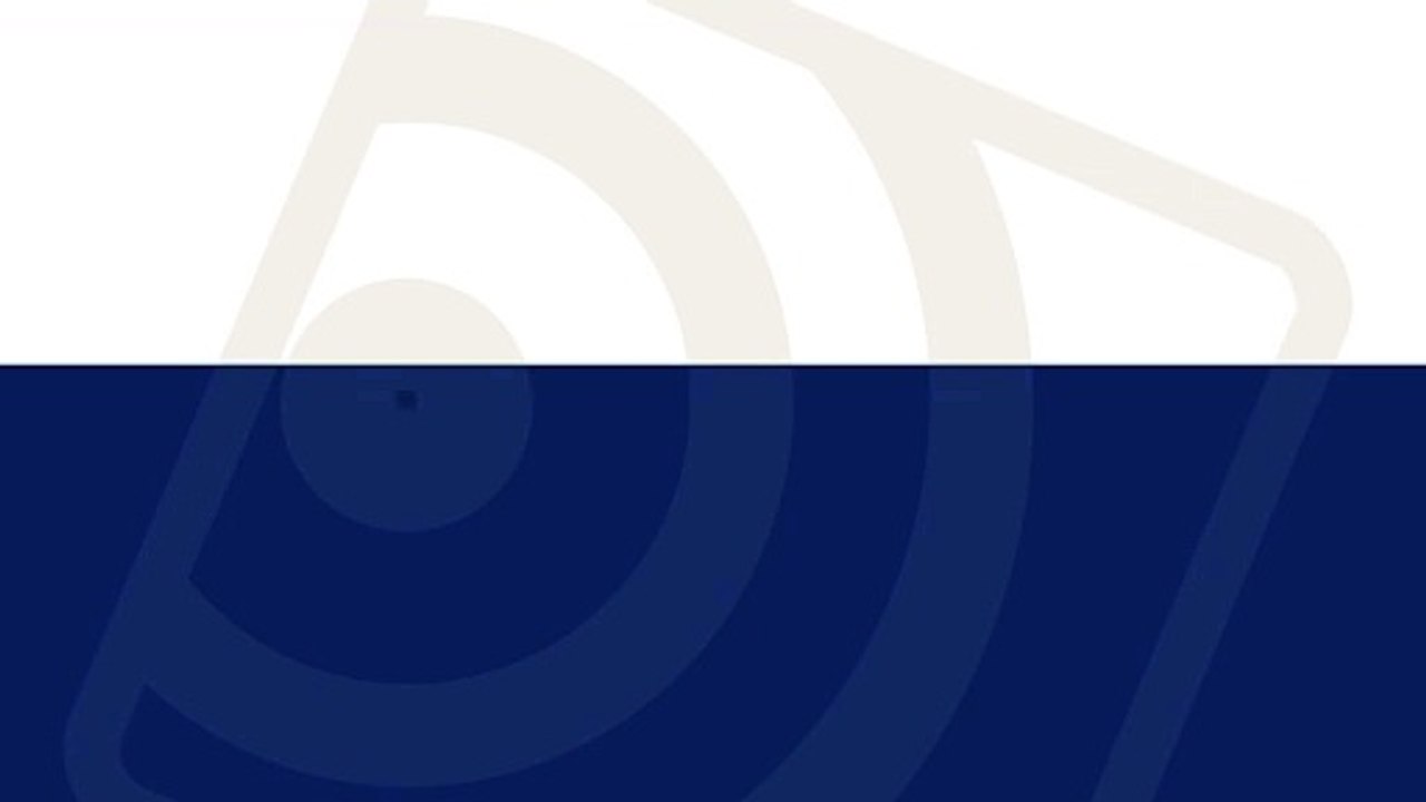 Gritos de "Puigdemont, a prisión" en la masiva manifestación de Barcelona