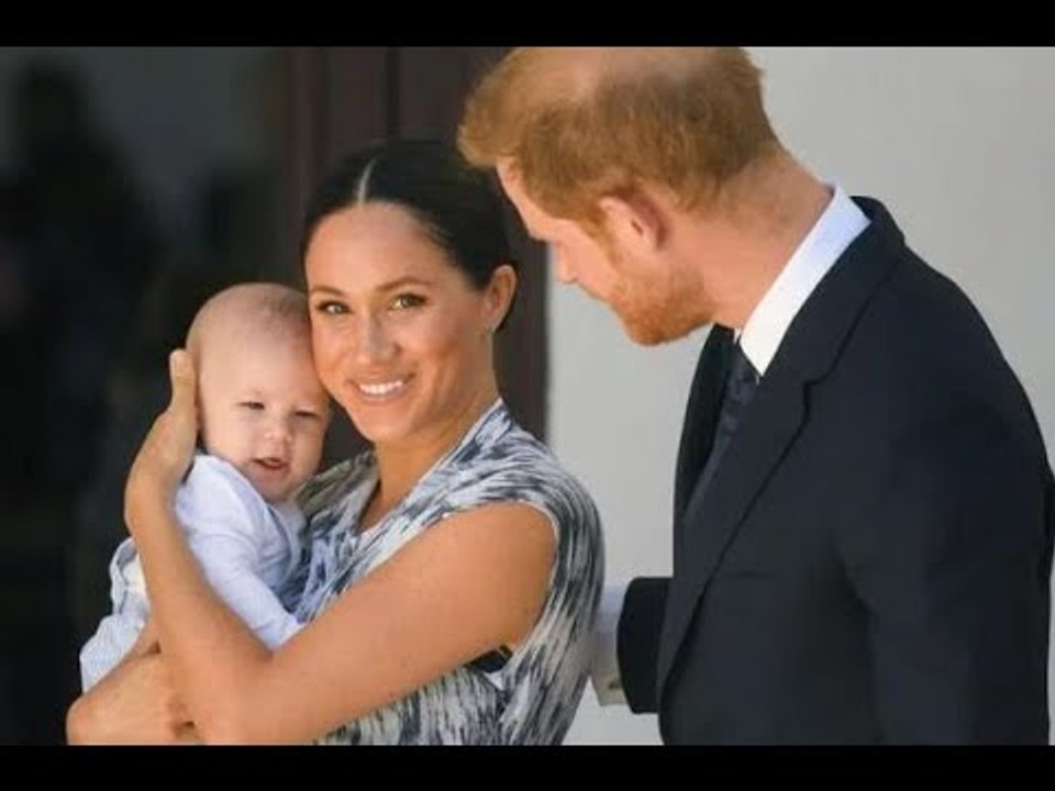 Meghan et Harry repérés avec Archie en train de sucer une sucette et d'agiter le drapeau américain l