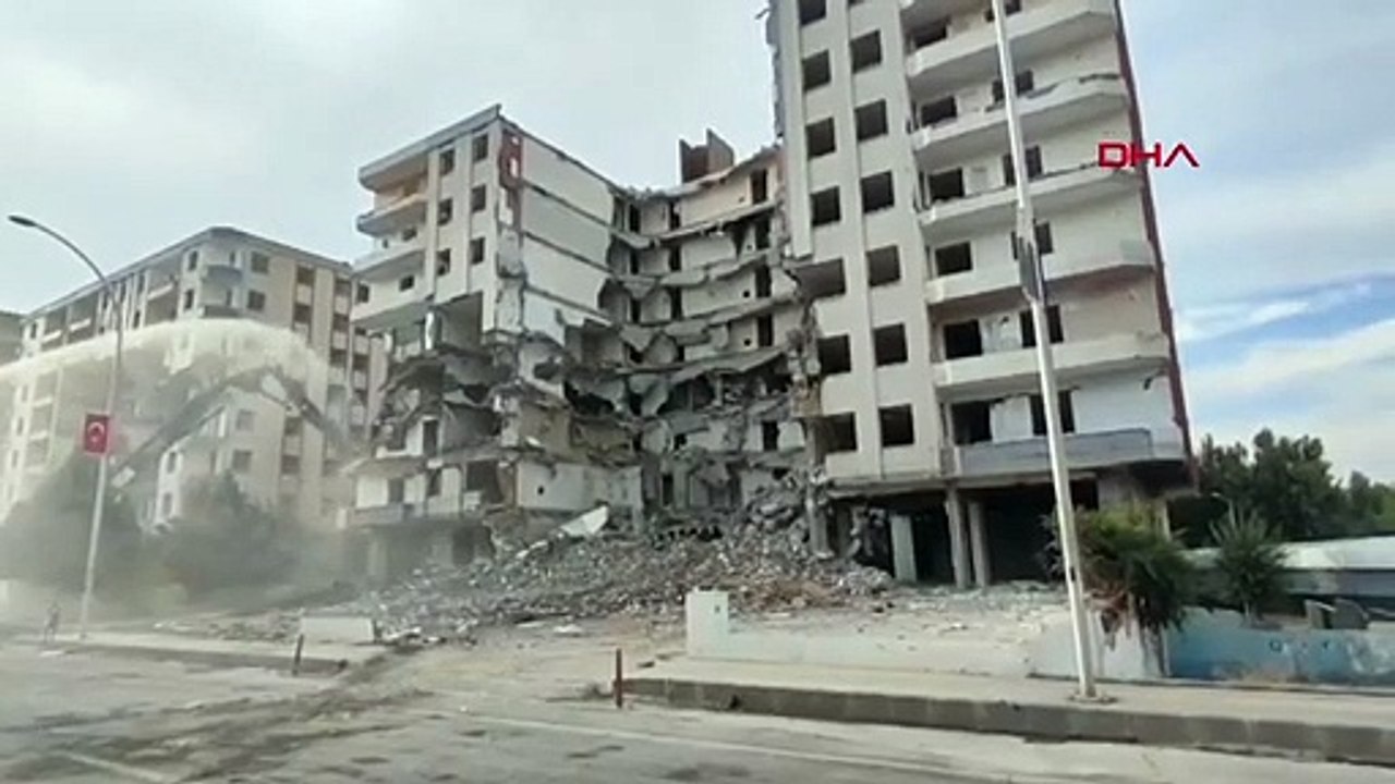 Un immeuble de 7 étages s'est effondré après le tremblement de terre de Diyarbakır