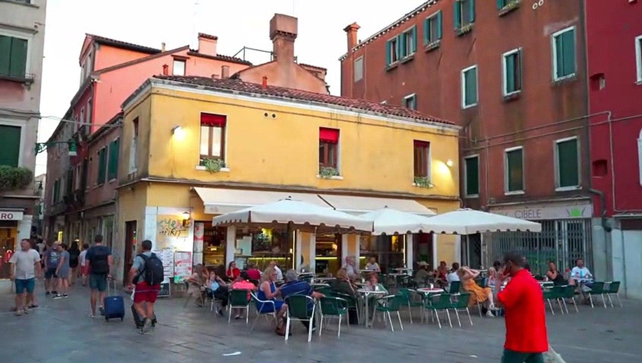 Historic Streets of Italy || Tip Top Tourist || Walk In Italy || Italy City Tour || Walking Tour ||