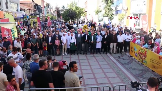 EDİRNE'DE 1 TON CİĞER DAĞITILDI, VATANDAŞLAR METRELERCE KUYRUKTA BEKLEDİ