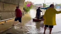 Moradores usam barco para ter acesso a supermercado em Rio do Sul