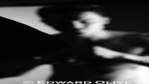 Monochrome Magic: Edward Olive's Artistic Portraits in Fashion / Magia en Blanco y Negro: Retratos Artísticos de Moda por Edward Olive