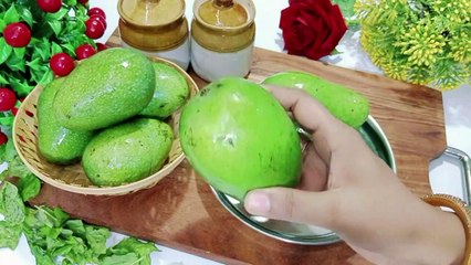 बच्चों की गर्मियों की छुट्टियों को बनाना है मजेदा...बनाइए 2 कच्चे आम से ठंडी मैंगो आइसक्रीम घर पर