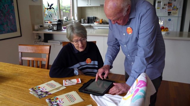 Yes campaigners hit the streets to rally support in final days of voting