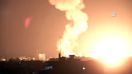 İsrail'den Gazze'ye hava bombardımanı! Gece boyunca vurdukları evlerde 24 kişi hayatını kaybetti