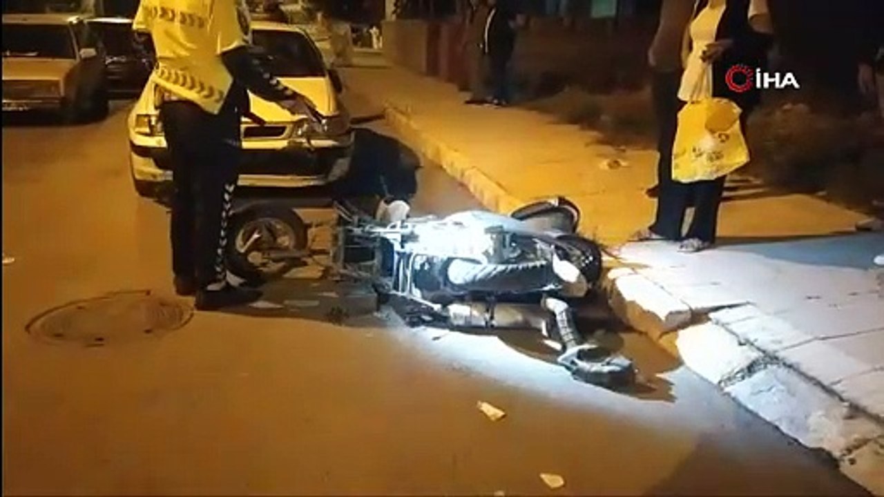 Yürekler ağza geldi! Motosiklet ile otomobil çarpıştı: 2 yaralı
