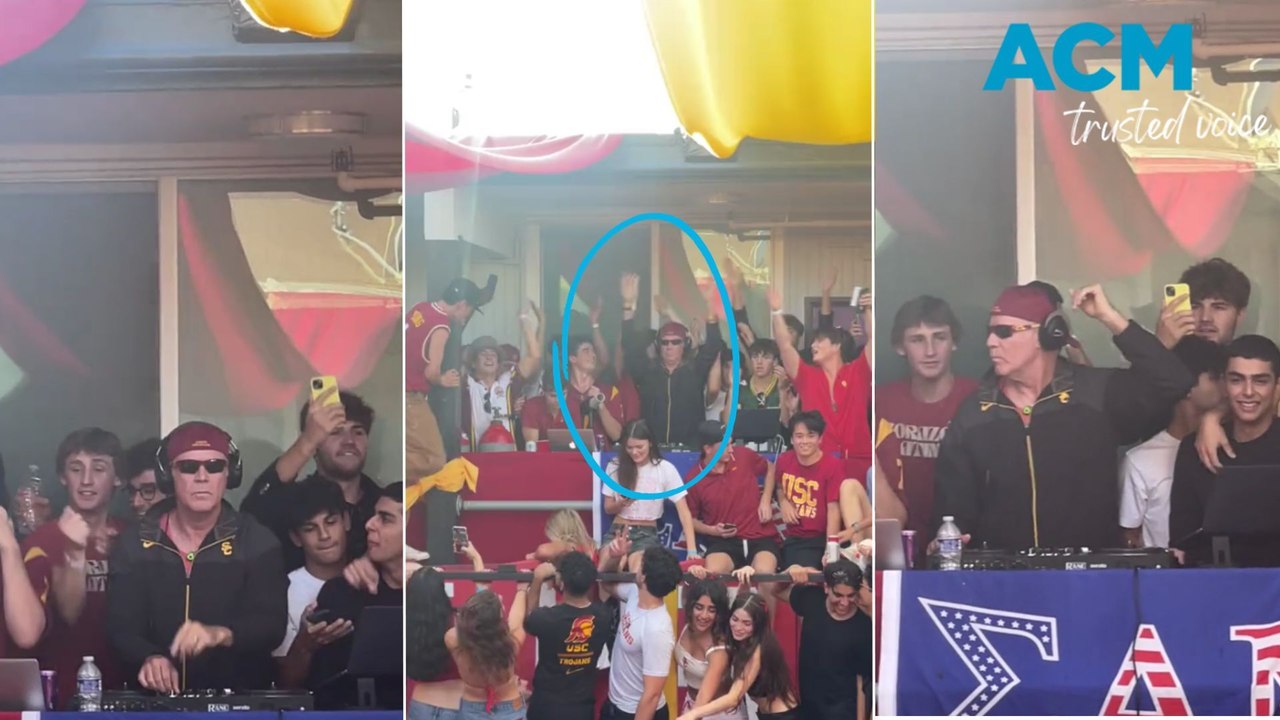 Will Ferrell takes over the DJ decks at US univ...