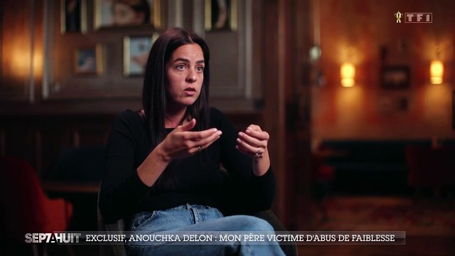 Anouchka Delon a raconté un épisode avec des photos qui ont précipité sa plainte contre Hiromi Rollin.