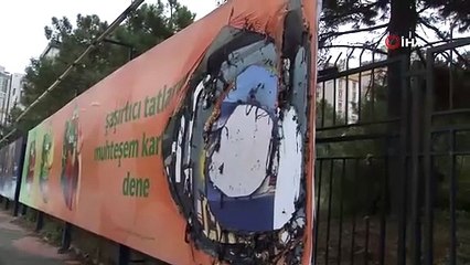 Ataşehir'de seyir halinde alev alan otomobil yandı