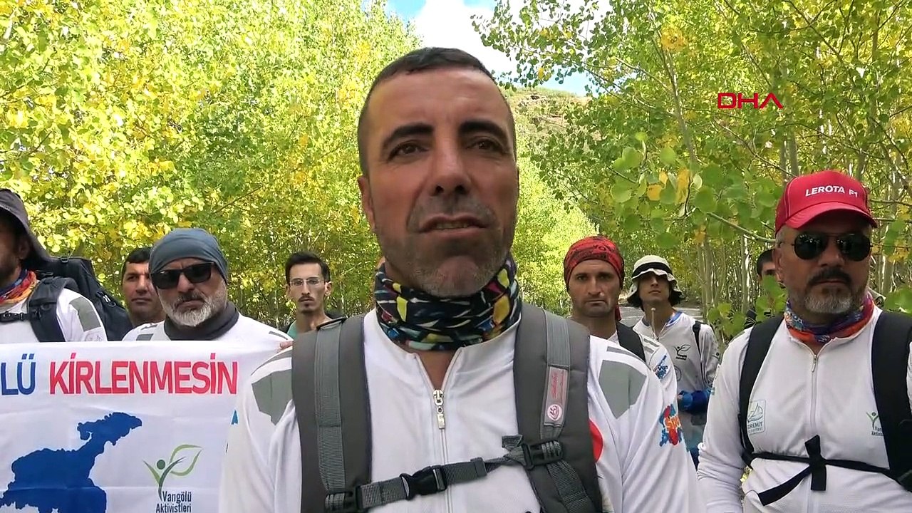 Nemrut Krater Gölü, sonbahar mevsiminde doğaseverlerin uğrak noktası